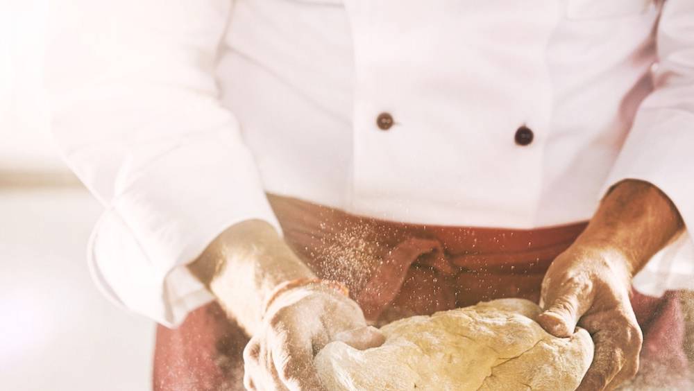 saint jean met la main a la pate francaise