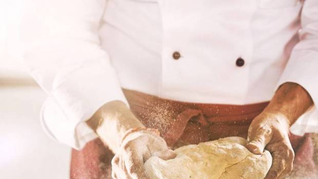 saint jean met la main a la pate francaise