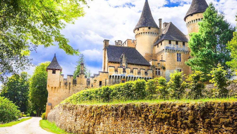 les neo chatelains ont le sens du profit