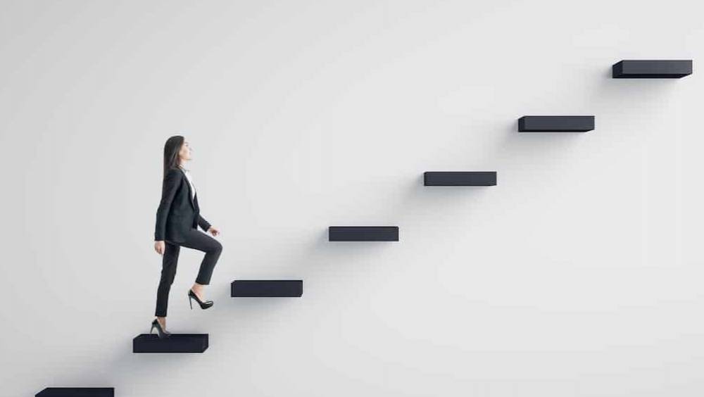 hassad mouheb quand tu viens den bas et que tu tombes den haut tu sauras toujours ten remettre