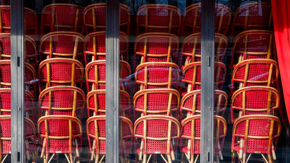 a paris 25 des restaurants traditionnels vont disparaitre