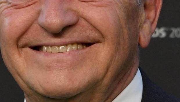 football jean michel aulas refuse une offre de rachat de lolympique lyonnais