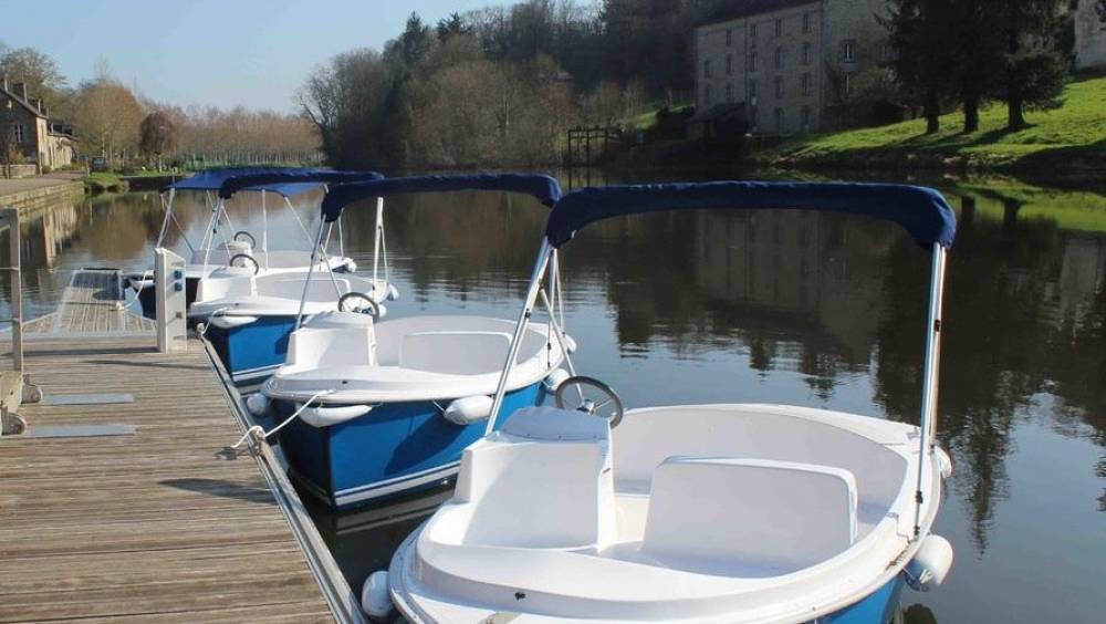 ruban bleu un constructeur francais devenu leader europeen du bateau electrique