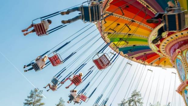 parcs dattraction le divertissement comme vaccin a la morosite economique et psychologique