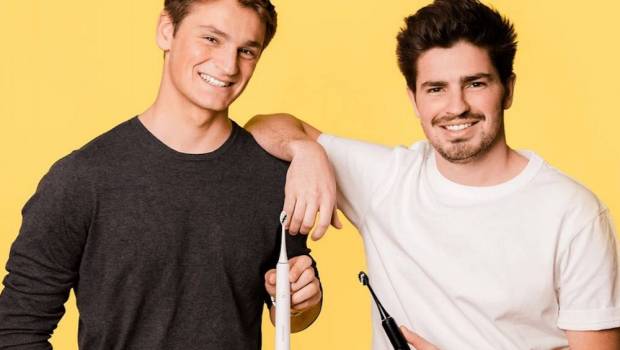 variations la start up des freres thiebaut invente la brosse a dents du futur