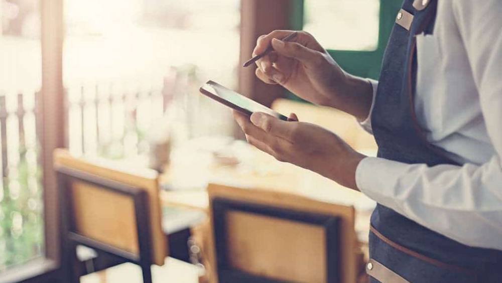 comment la digitalisation du point de vente peut aider les restaurateurs a affronter la penurie demplois