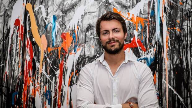 antoine pinelli la success story dun jeune galeriste passionne