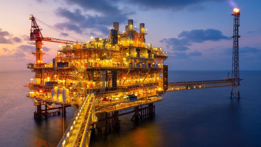 le president de total patrick pouyanne refuse de passer de 100 a 70 millions de barils jour dici a 2030