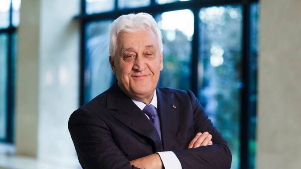 plastic omnium soffre le geant indien varroc lighting systems contre 600m