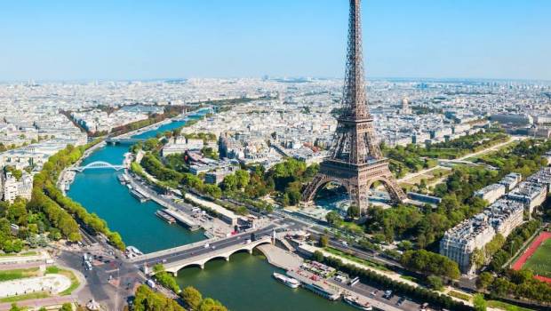la tour eiffel veut developper sa marque