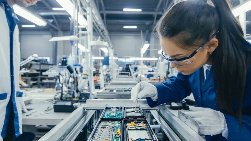 vendee lusine 4 0 de lacroix tire la bonne carte electronique