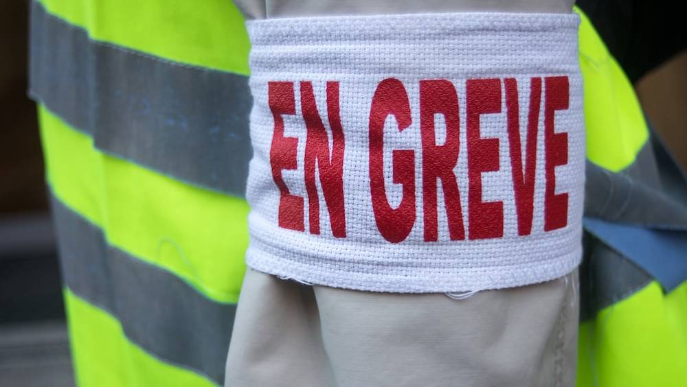 a qui profitent la greve et la crise