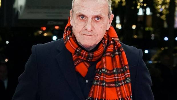 jean charles de castelbajac rhabille la faiencerie de gien