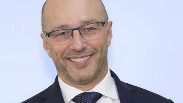 lindustrie a la conquete des jeunes generations