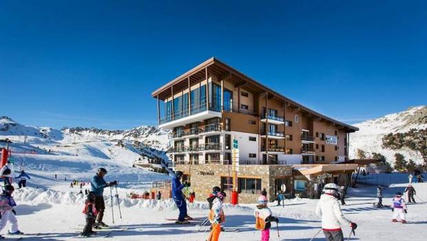 le groupe les etincelles veut devenir leader de lhotellerie haut de gamme dans les alpes