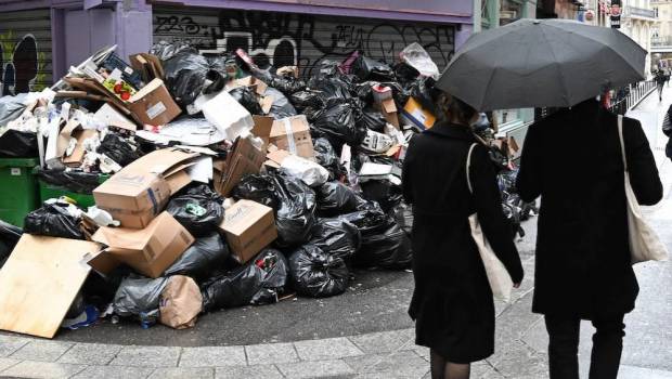 le droit de greve versus la salubrite un bras de fer