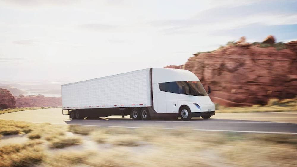 tesla le camion xxl delon musk fait peur a leurope