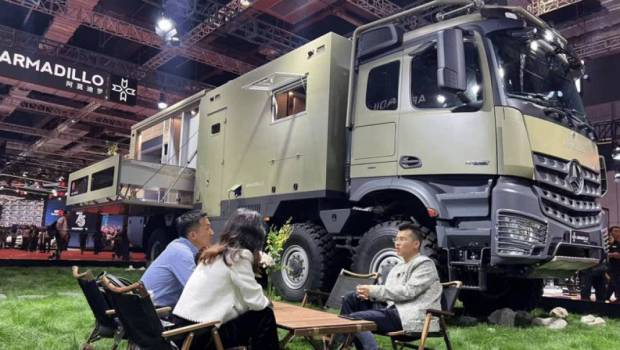 les voitures de demain saffichent a lexposition internationale de lindustrie automobile de shanghai