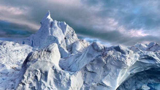 naissance dun iceberg geant en antarctique