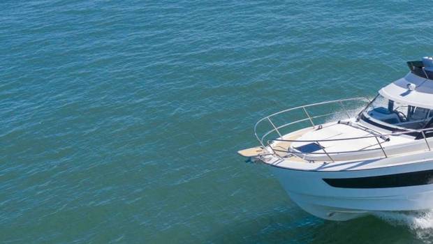 beneteau se recentre sur le nautisme et cede sa branche habitat a trigano