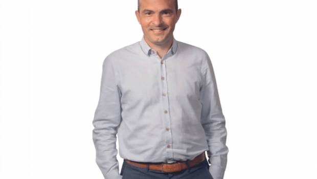 eti 100 millions deuros et une premiere pour thebault