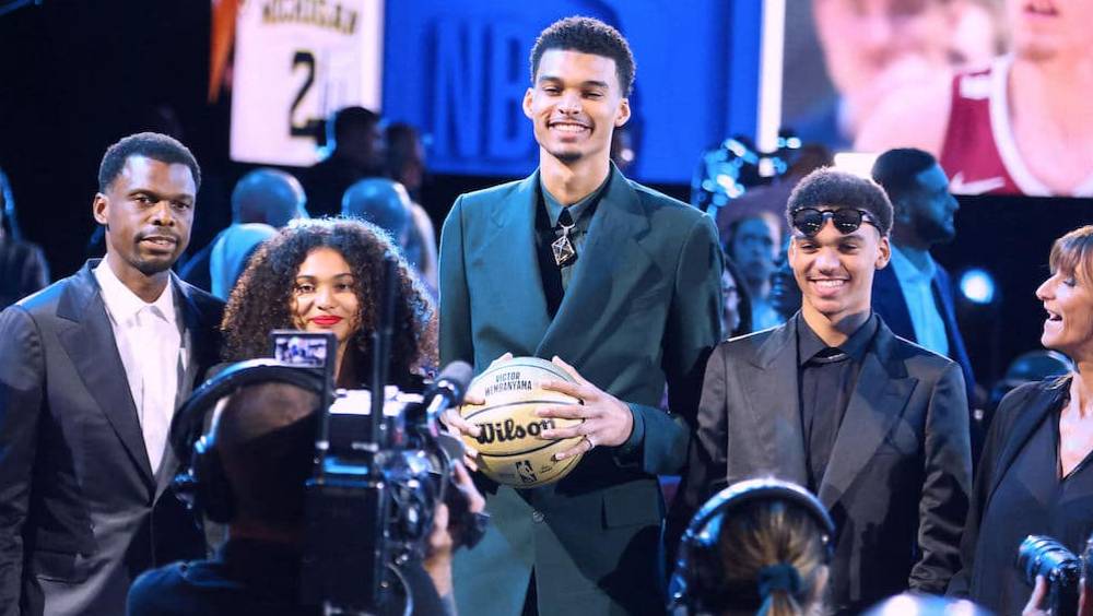 nba les enjeux financiers derriere le phenomene wembanyama