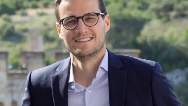 qui en veut au fondateur du rocher mistral en provence