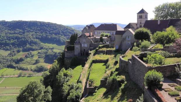 tourisme chateau chalon ou lessor des petites destinations