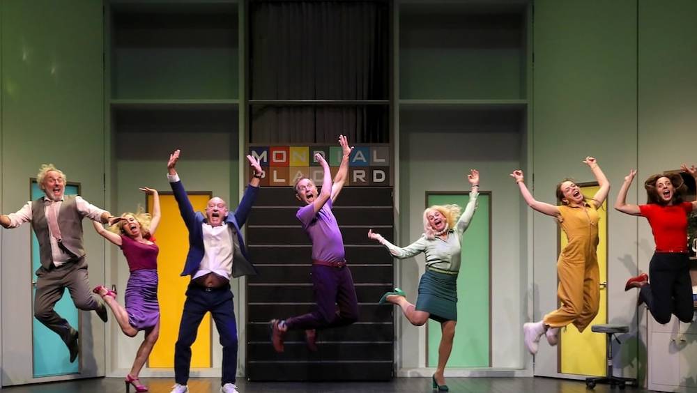 une comedie sur legalite femme homme ecrite a partir dinterviews de femmes travaillant dans le monde de lentreprise