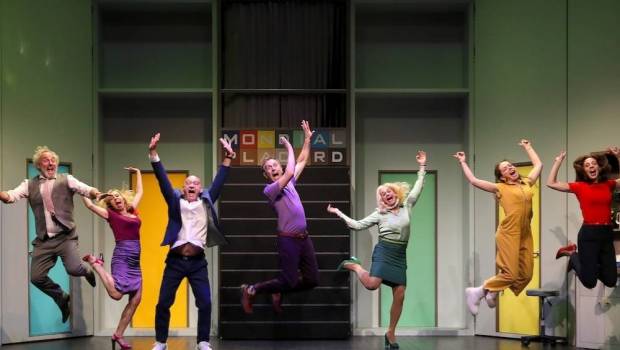 une comedie sur legalite femme homme ecrite a partir dinterviews de femmes travaillant dans le monde de lentreprise