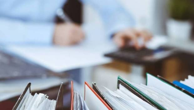 desserrer le carcan administratif qui etouffe nos entreprises