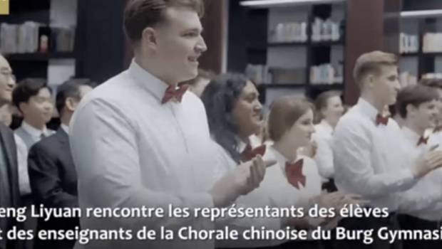 peng liyuan a eu des echange avec les eleves et enseignants allemands de la chorale chinoise