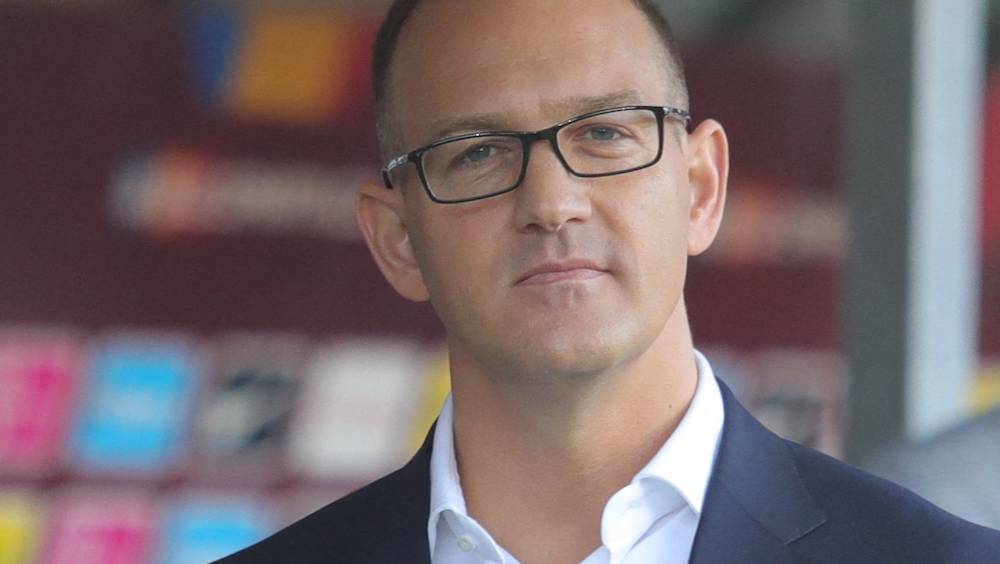 le milliardaire tcheque daniel kretinsky soffre la poste britannique