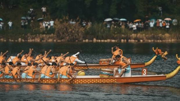 des voyages a letranger en forte augmentation a lapproche de la fete des bateaux dragons