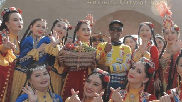 parti de casablanca le cycliste karim mosta rejoint la chine a velo