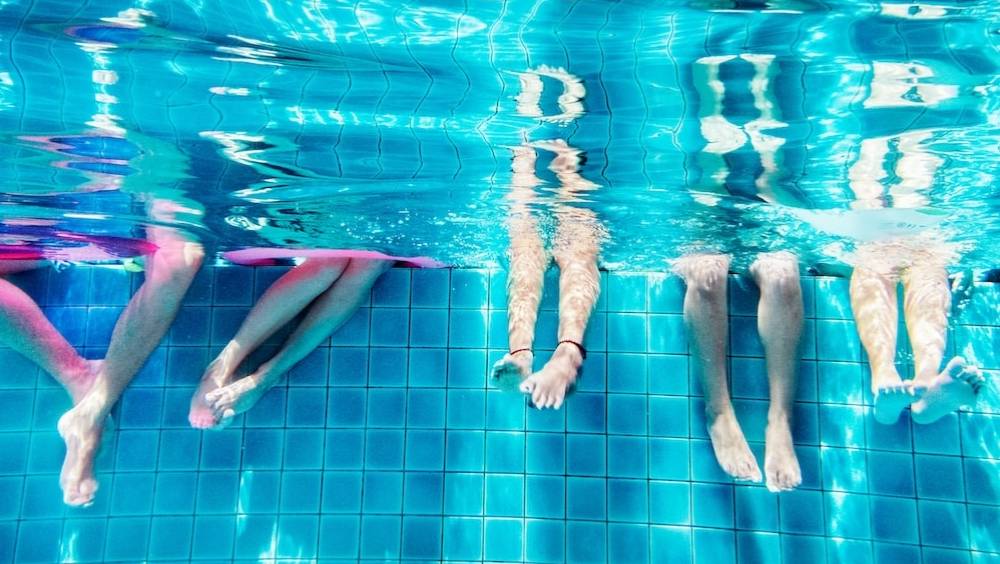 piscines les francais font la course en tete