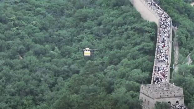 chine il est desormais possible de se faire livrer des plats par drone sur la grande muraille