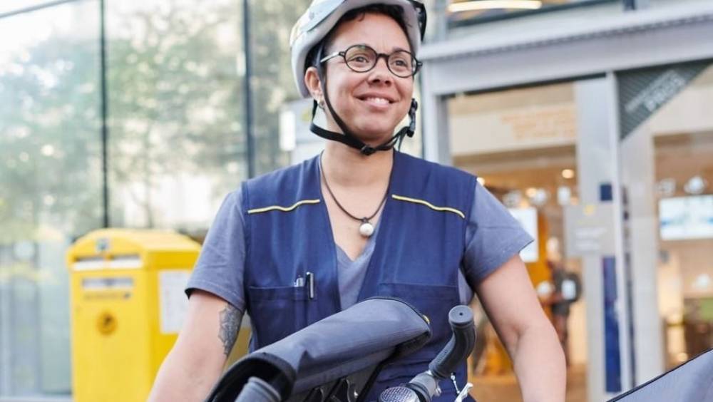 la poste recrute 3 000 personnes pour les fetes