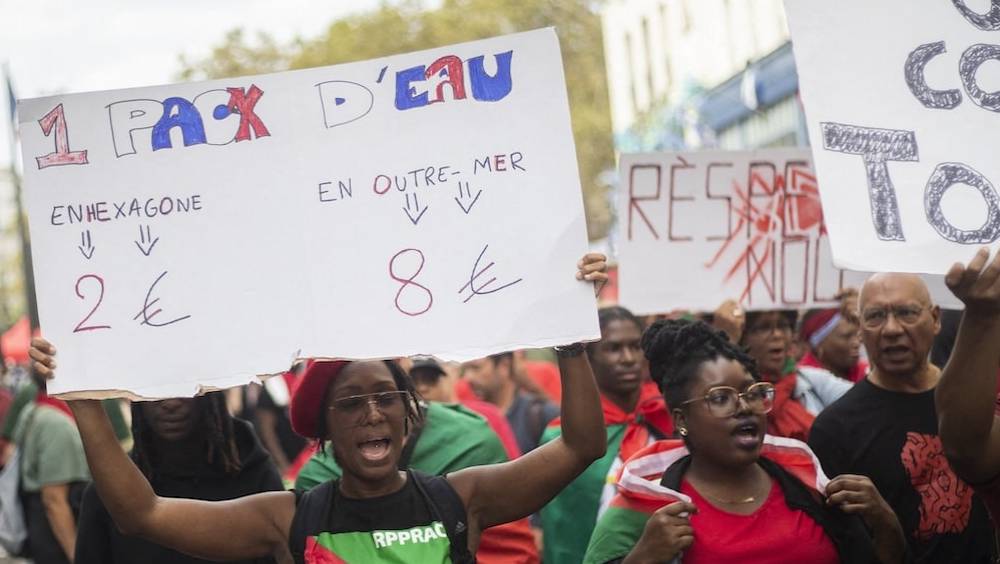 martinique la violence reprend dans une ile economiquement a bout