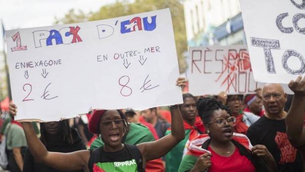 martinique la violence reprend dans une ile economiquement a bout